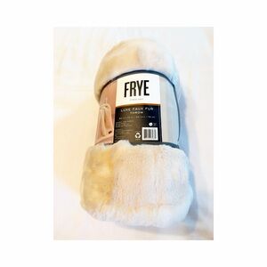 Frye Plush Faux Fur Throw in Cream 60 x 70 inches New